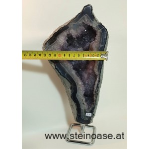 Amethyst Druse mit Calcit auf Ständer